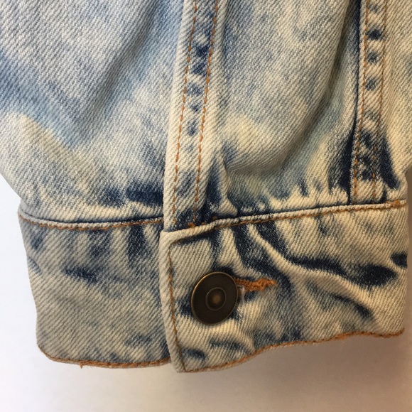 H&M TREND Oversized Snowflake Wash Denim Jacket - Picture 6 of 16